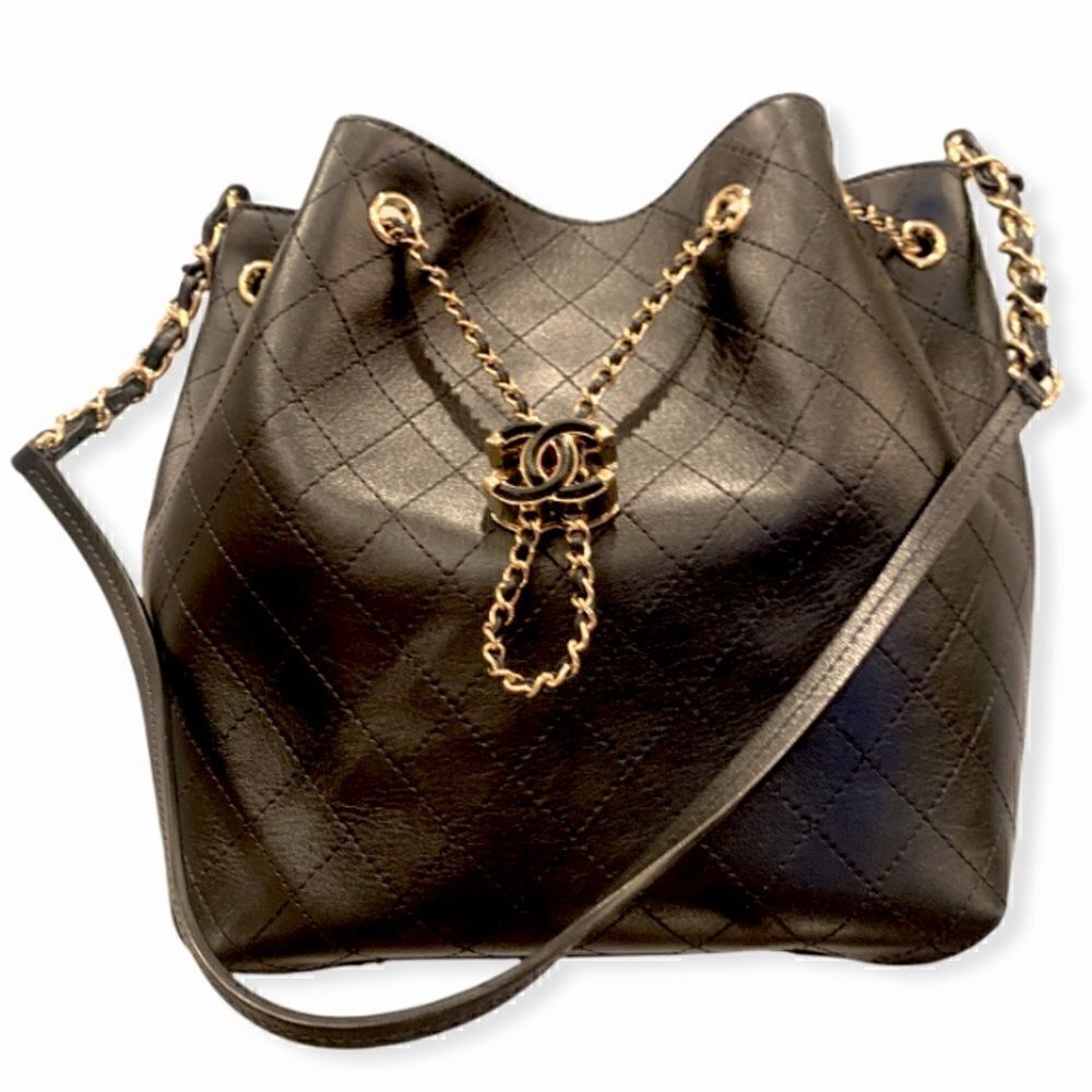 CHANEL Calfskin Stitched Drawstring Bag (Black)